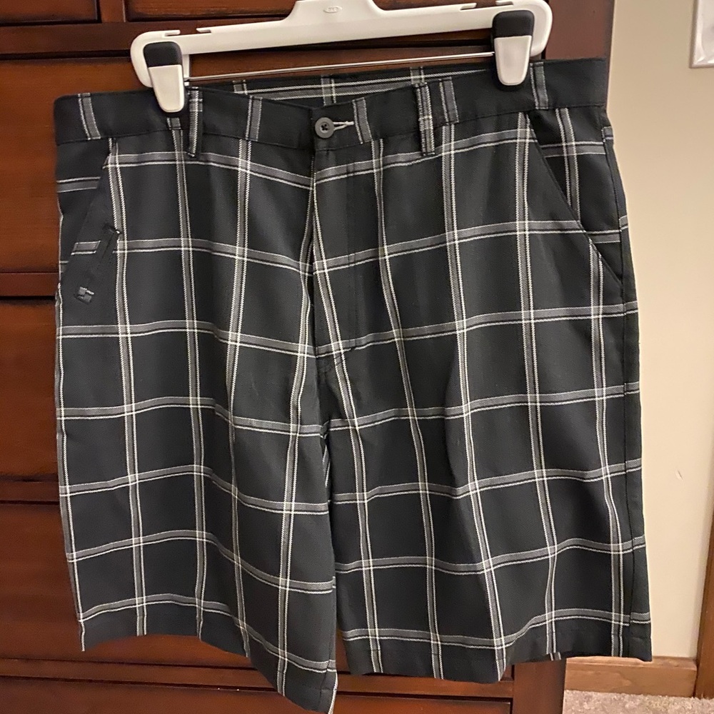 40 Burnside Shorts